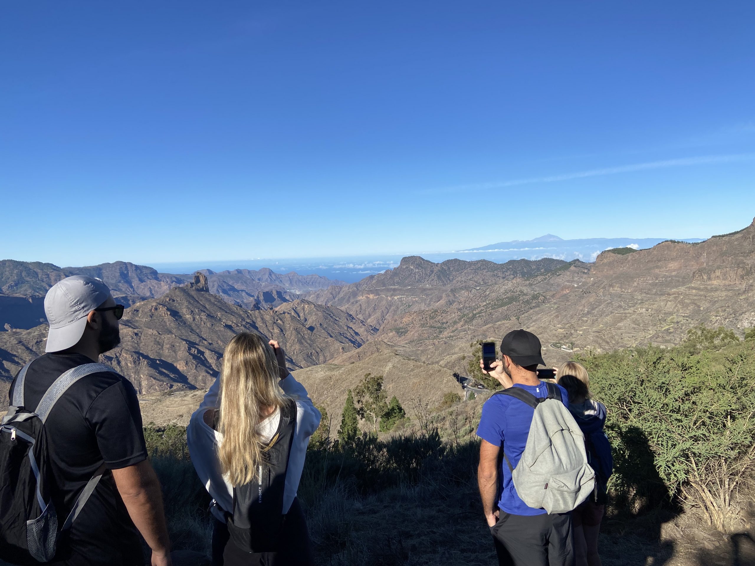Taking pictures of the landscape of Gran Canaria, amazing views of the island