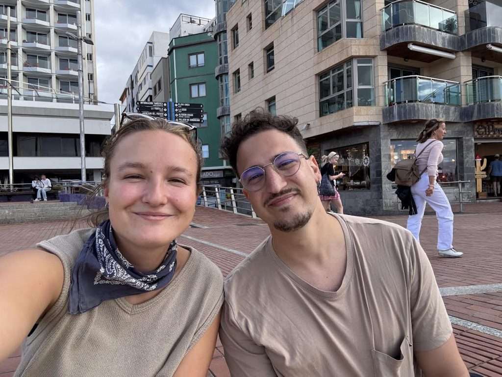 EcoIsleta Coliving miembros de la comunidad, pasando tiempo juntos en la playa